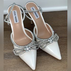 Never worn Steve Madden Heels